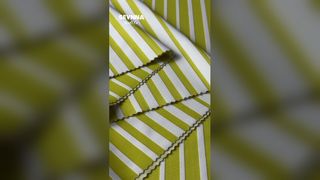 Ανθεκτικό 58% ανακυκλωμένο πολυεστερικό ύφασμα φορέματος γιόγκα με ιδιότητες ελαστικότητας 4 κατευθύνσεων και απομάκρυνσης υγρασίας